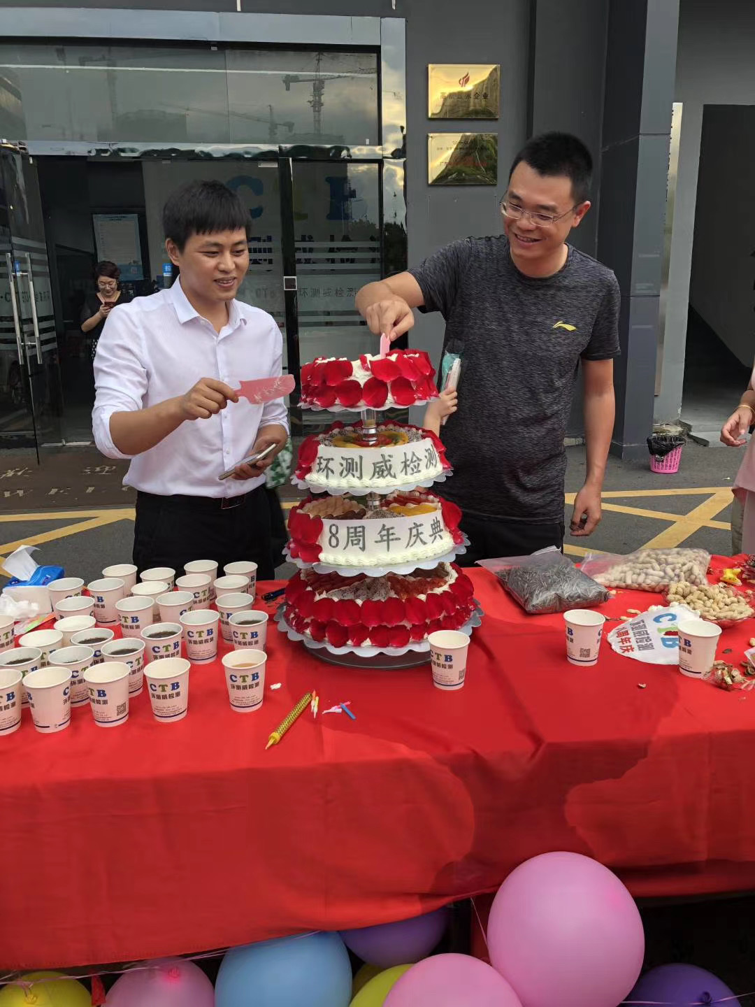 �h�y��8����